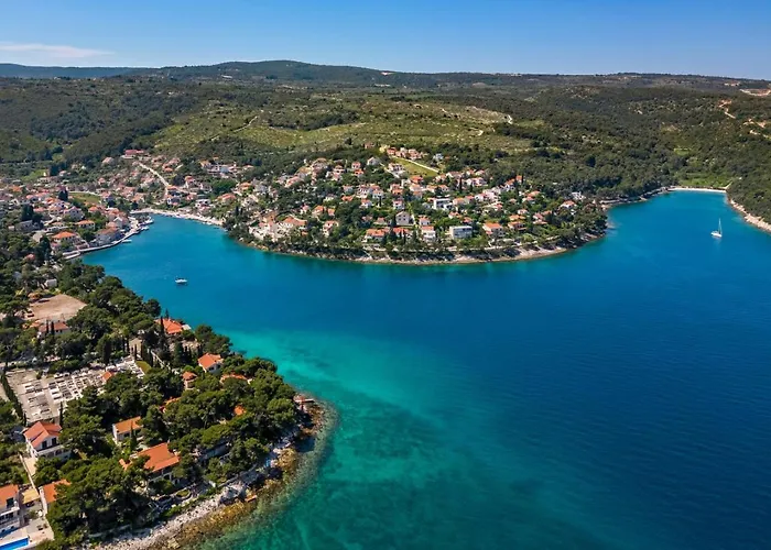 Appartement With Parking Space Splitska, Brac - 17023 Postira