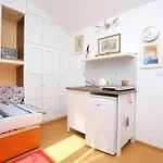 דירה With Parking Space Splitska, Brac - 17023