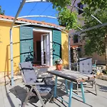With Parking Space Splitska, Brac - 17023 דירה *
