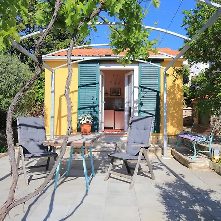 With Parking Space Splitska, Brac - 17023 *