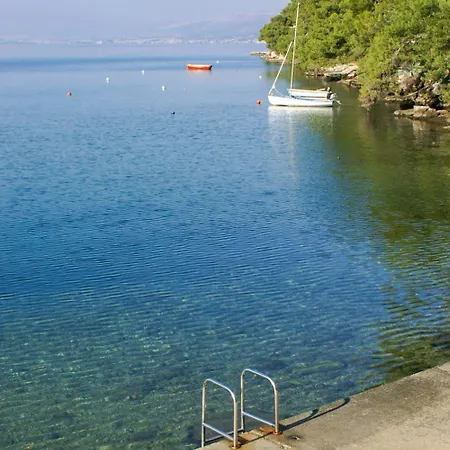 With Parking Space Splitska, Brac - 17023 Daire *