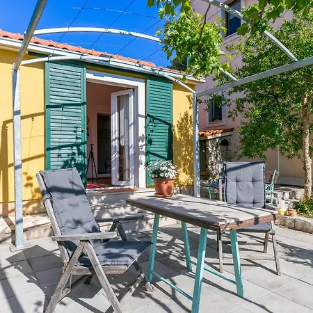 With Parking Space Splitska, Brac - 17023 Postira