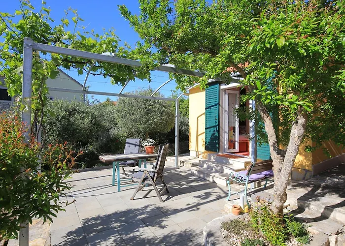 With Parking Space Splitska, Brac - 17023 * Postira