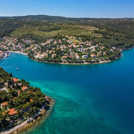 Apartmán With Parking Space Splitska, Brac - 17023 Postira